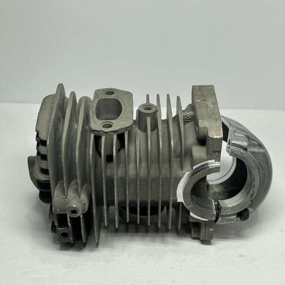 Poulan Craftsman Chainsaw Cylinder Crankcase Assembly 530028706 530-012370